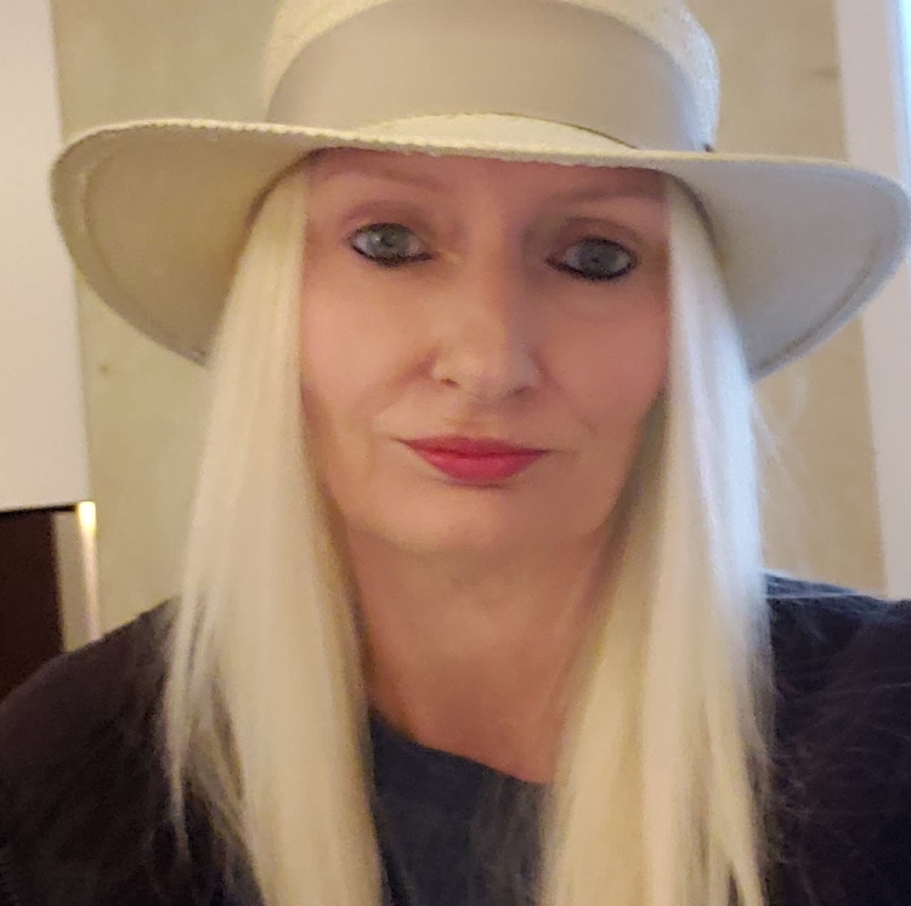 Meet your Posher, Shellie
